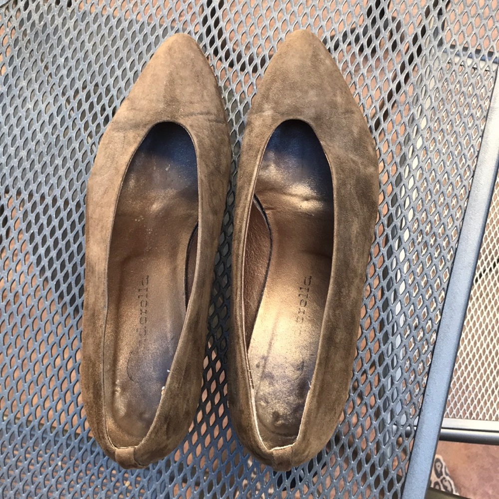 Cinderella brown suede pumps, size 8.5 (Euro 39)